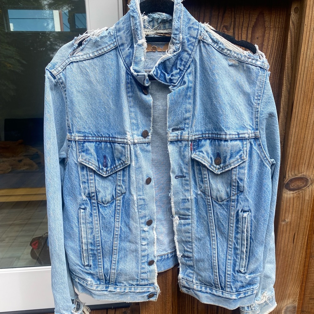 Vintage distressed Levi’s denim jacket